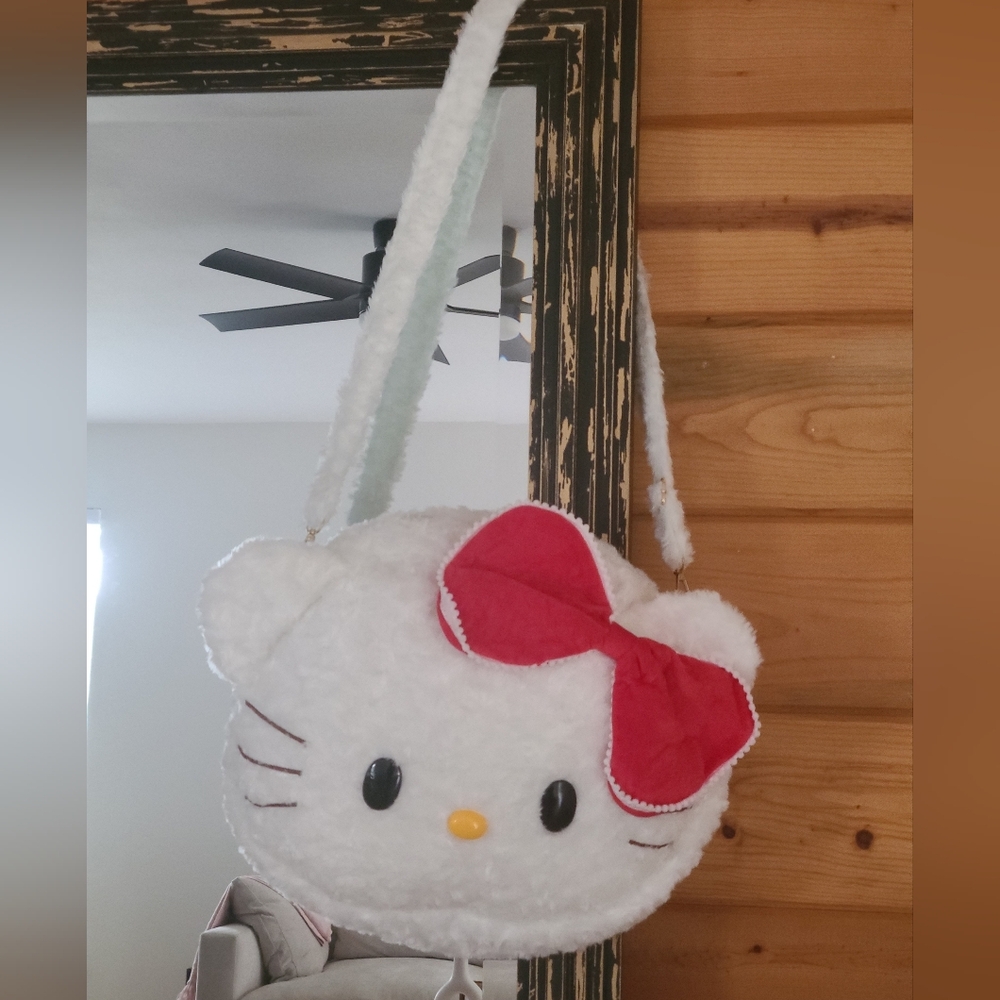 Hello Kitty purse